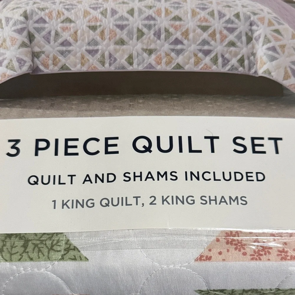 Canon Classic Quilt Set - White, Pink, and Green